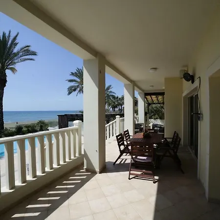 Sunrise Beach Villa *